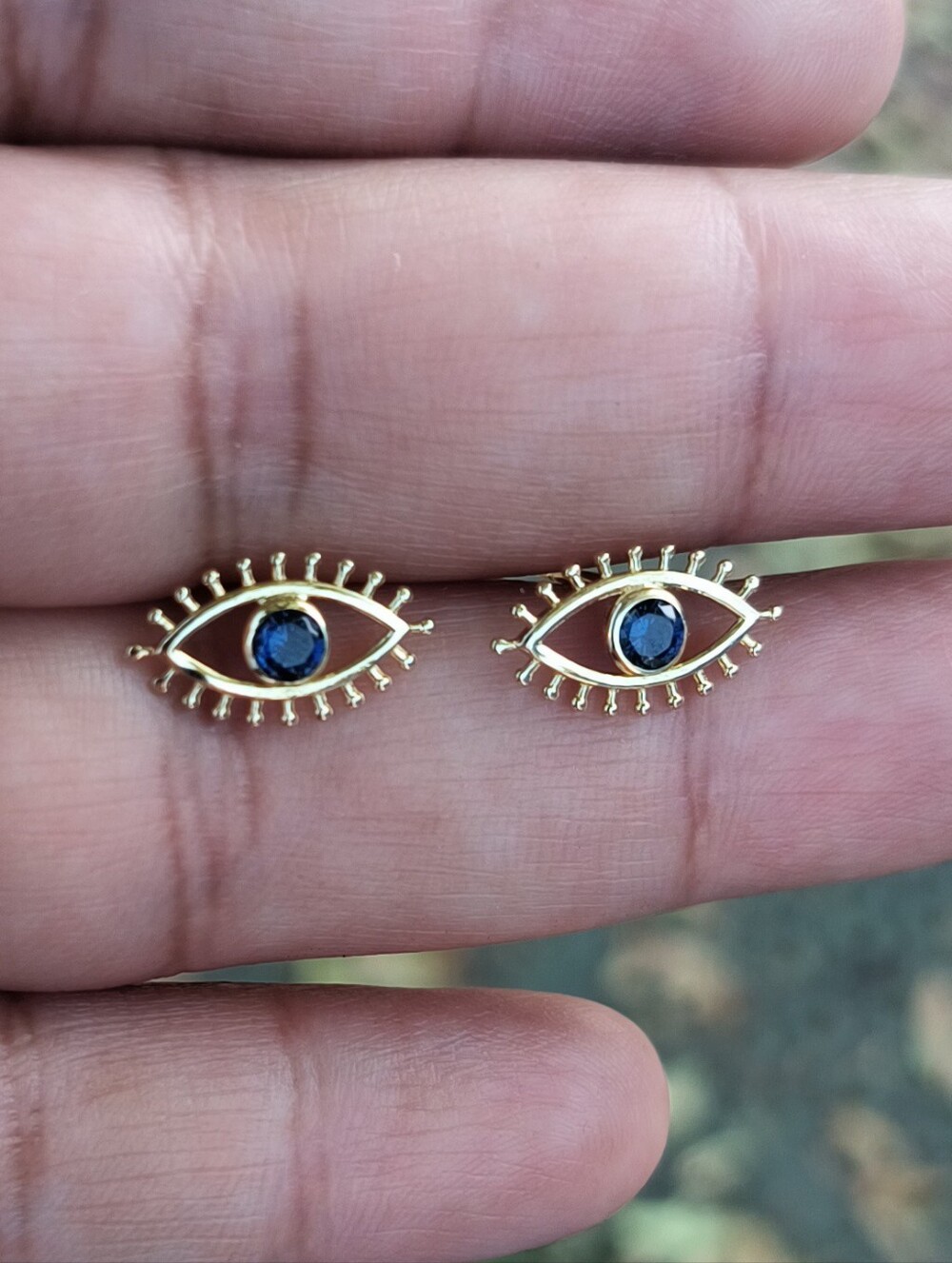 14ky Solid Gold Eye Studs with Blue Center